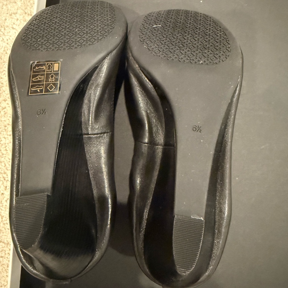 Tory Burch Black Leather Wedges with Gold Accent - Picture 3 of 3
